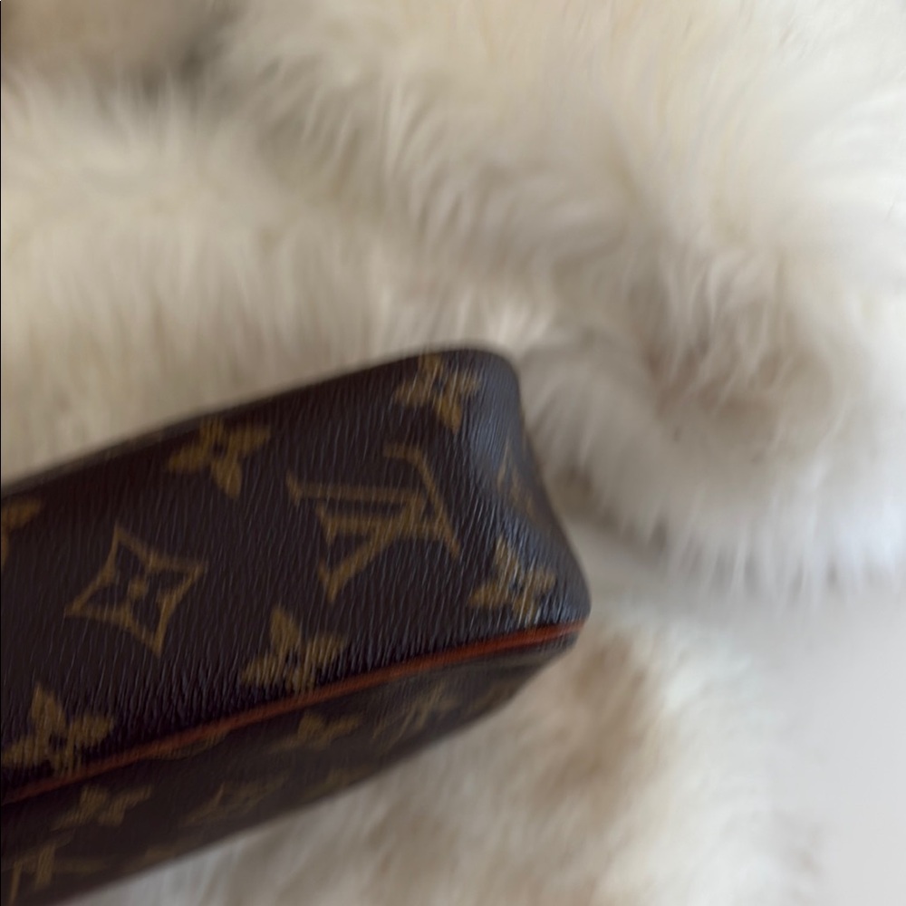 Louis Vuitton Brown Monogram Toiletry Bag with Gold Hardware - Picture 5 of 10
